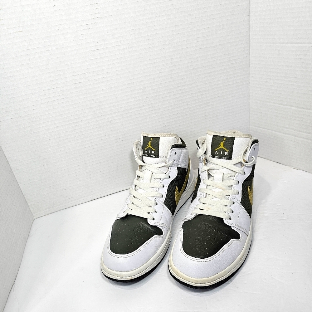 Jordan White and Black Sneakers with Gold Accents - Picture 9 of 13